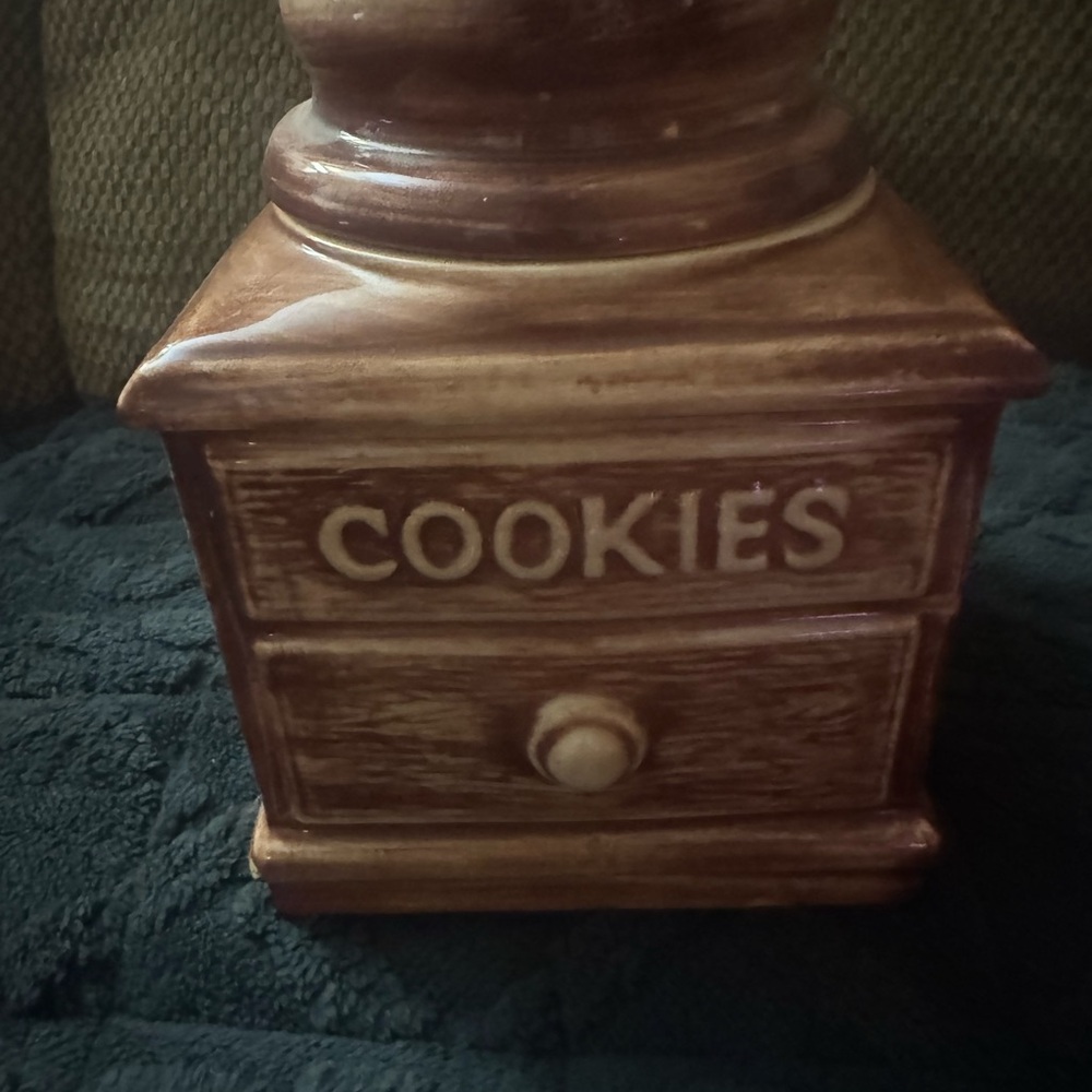McCoy Vintage Coffee Grinder Cookie Jar from 1960’s